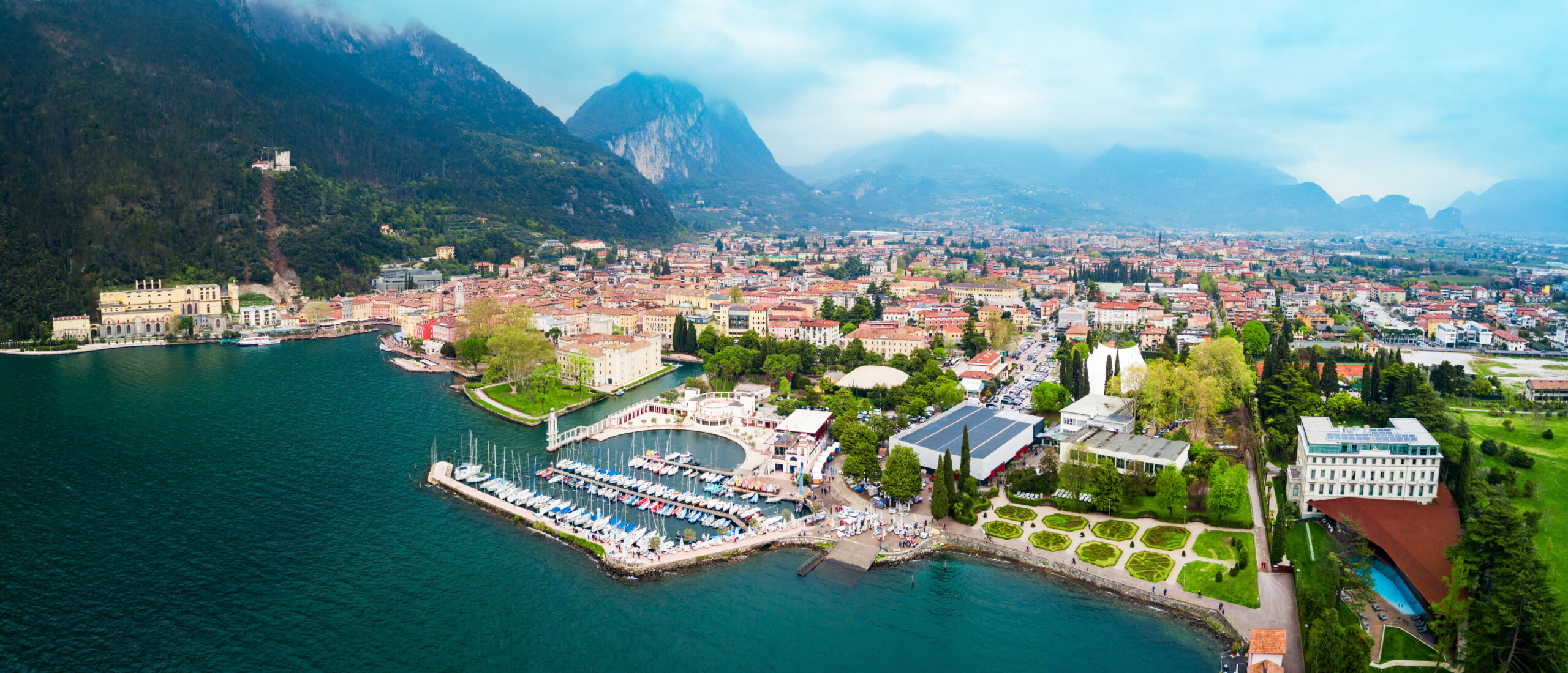 Hafen von Riva del Garda, Trentino in Italien.